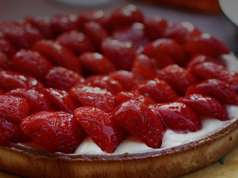 Frozen Strawberry Cheesecake Pie